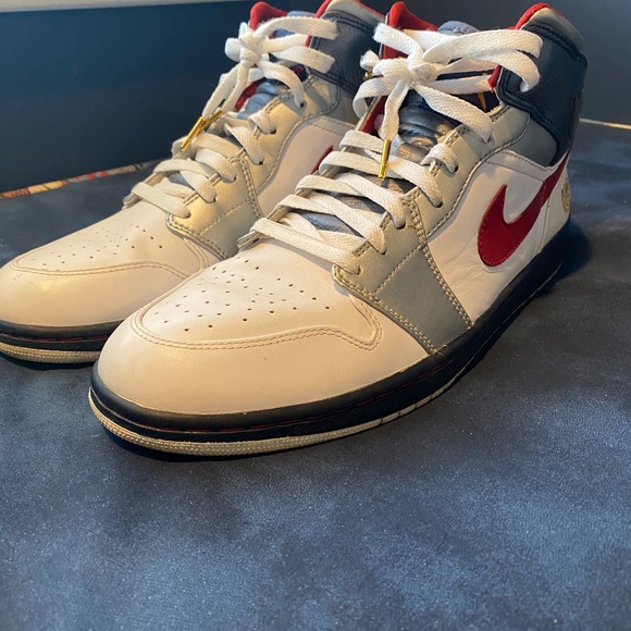 Nike Jordan Retro 1 'Olympic' - Picture 5 of 6